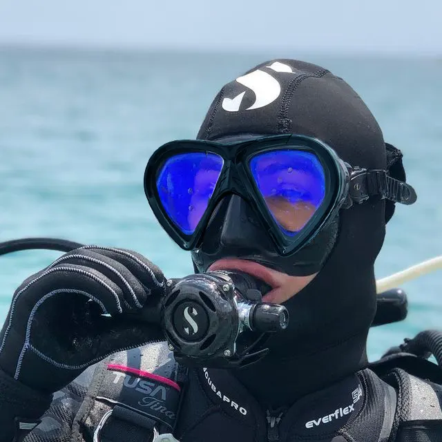 M222 Scuba diver mask
