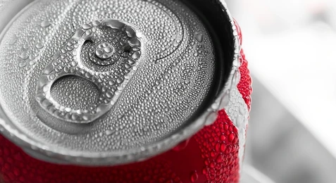 water-droplets-on-soda-cans